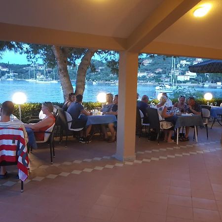 Hotel Paradise Punta Nečujam Eksteriør billede