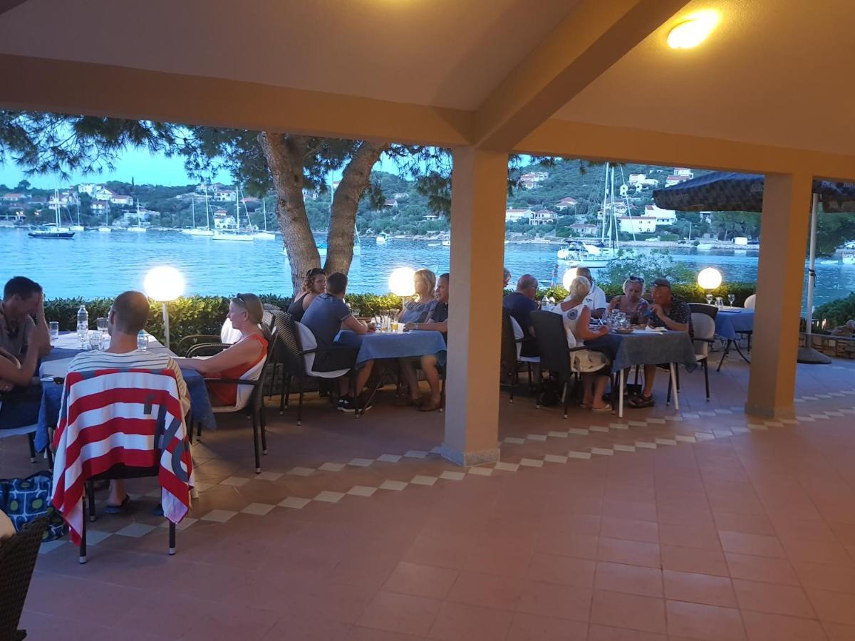 Hotel Paradise Punta Nečujam Eksteriør billede